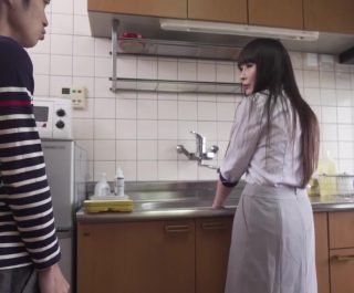 Mẹ kế thủ dâm trong phòng tự thưởng một mình
