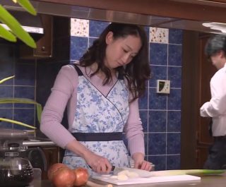 Trao đổi vợ với nhau để tìm cảm giác mới