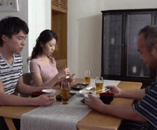 Một ngày đam mê cưỡi bố chồng