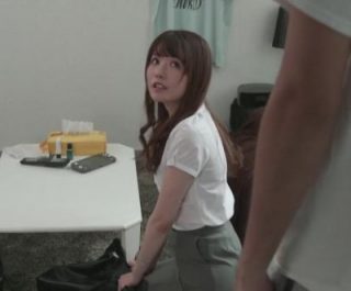 Mây mưa với em nhân viên sung sướng