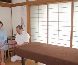 Dụ dỗ cưỡng dâm nữ khách hàng đến trị liệu