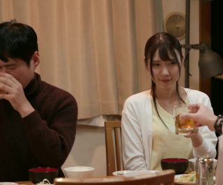 Con dâu thích ngón tay móc lồn của bố