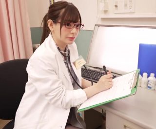 Nữ bác sỹ đè bệnh nhân bú cu