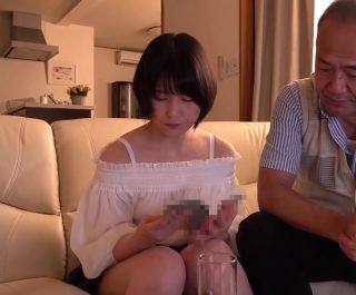 Gái xinh bị bố người yêu gài bẫy hãm hiếp